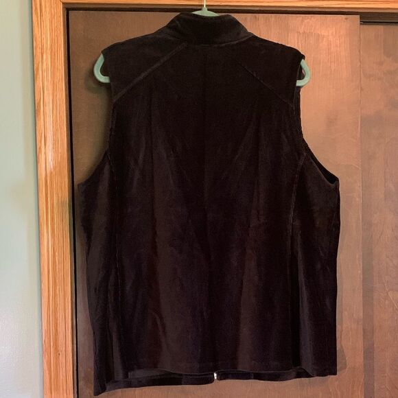 Like New! Size 1X, Black Vest with Gold Accents - Picture 2 of 2